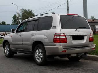 2003 Toyota Land Cruiser Pictures