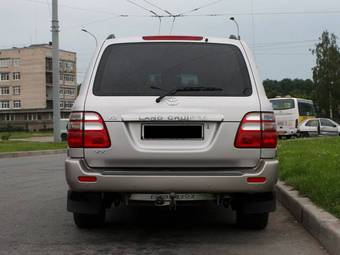 2003 Toyota Land Cruiser Pictures