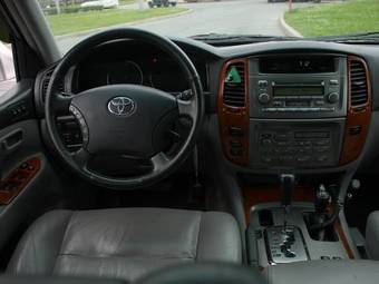 2003 Toyota Land Cruiser Photos