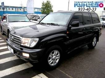 2003 Toyota Land Cruiser Photos