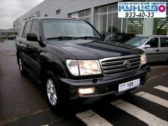 2003 Toyota Land Cruiser Photos