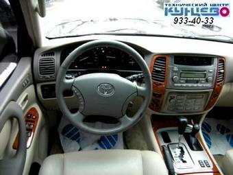 2003 Toyota Land Cruiser Photos