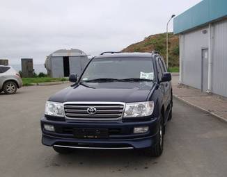 2003 Toyota Land Cruiser Photos