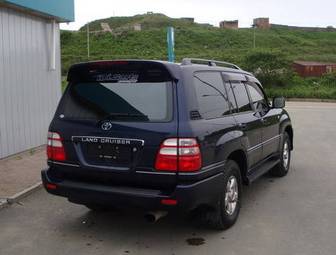 2003 Toyota Land Cruiser Photos