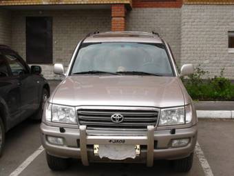 2003 Toyota Land Cruiser Photos