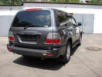 2003 Toyota Land Cruiser Pictures