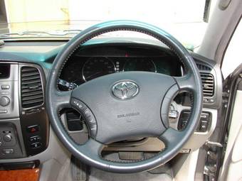 2003 Toyota Land Cruiser Photos