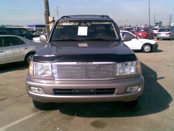 2003 Toyota Land Cruiser Photos