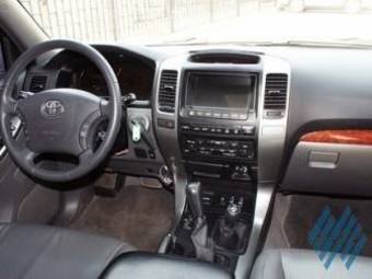 2003 Toyota Land Cruiser Pictures