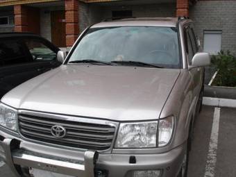 2003 Toyota Land Cruiser Pictures