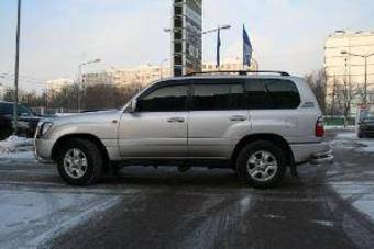 2003 Toyota Land Cruiser Pictures