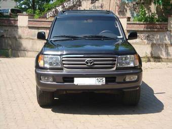 2003 Toyota Land Cruiser Pictures