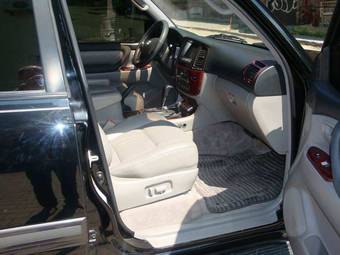 2003 Toyota Land Cruiser Images