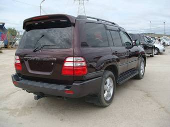 2003 Toyota Land Cruiser Pictures