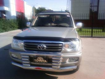 2003 Toyota Land Cruiser Photos