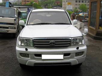 2003 Toyota Land Cruiser Photos