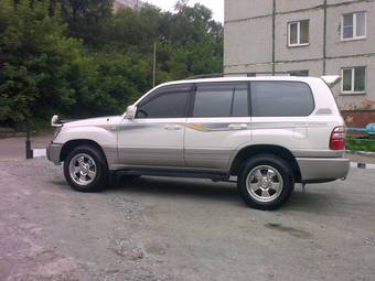 2003 Toyota Land Cruiser Pictures