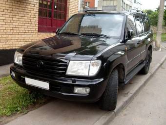 2003 Toyota Land Cruiser Pictures