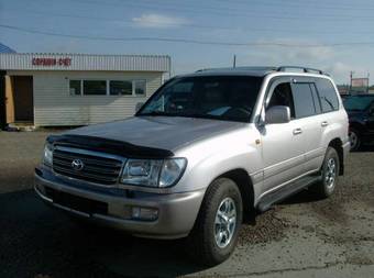 2003 Toyota Land Cruiser Photos