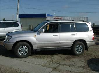 2003 Toyota Land Cruiser Photos