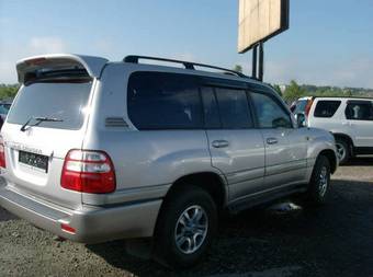 2003 Toyota Land Cruiser Photos