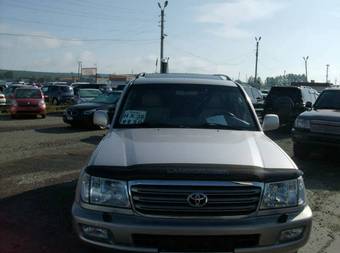 2003 Toyota Land Cruiser Pictures