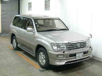 2003 Toyota Land Cruiser Pictures