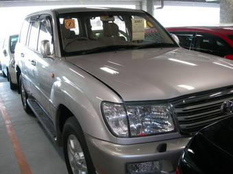 2003 Toyota Land Cruiser Pictures
