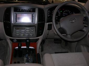 2003 Toyota Land Cruiser Photos