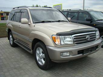 2003 Toyota Land Cruiser Photos