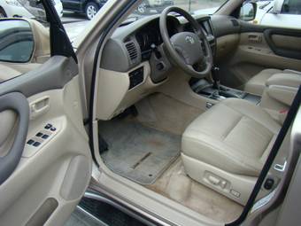 2003 Toyota Land Cruiser Photos