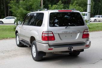 2003 Toyota Land Cruiser Pictures