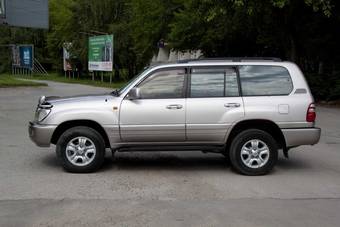 2003 Toyota Land Cruiser Photos