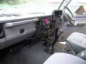 2003 Toyota Land Cruiser Pictures
