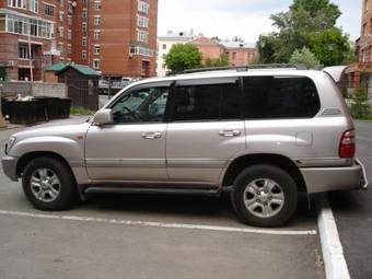 2003 Toyota Land Cruiser Pics