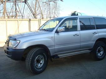 2003 Toyota Land Cruiser Photos