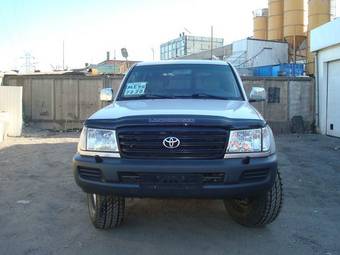 2003 Toyota Land Cruiser Photos