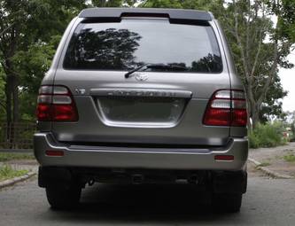 2003 Toyota Land Cruiser Photos