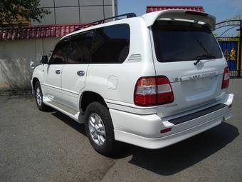 2003 Toyota Land Cruiser Pictures