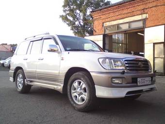 2003 Toyota Land Cruiser Pictures