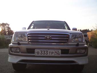 2003 Toyota Land Cruiser Photos