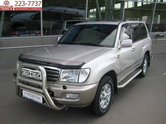 2003 Toyota Land Cruiser Pictures