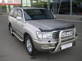 2003 Toyota Land Cruiser Photos