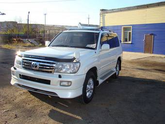 2003 Toyota Land Cruiser Photos