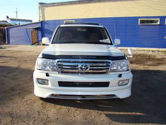 2003 Toyota Land Cruiser Photos