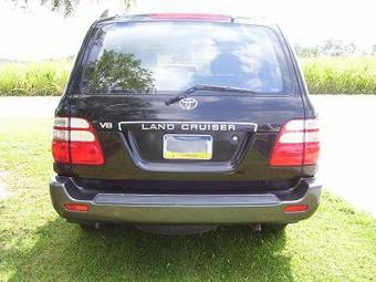 2003 Toyota Land Cruiser Pictures