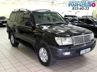 2003 Toyota Land Cruiser Pictures