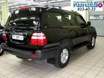2003 Toyota Land Cruiser Pics