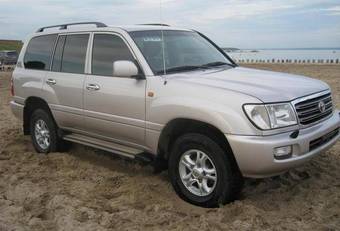 2003 Toyota Land Cruiser Photos