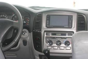 2003 Toyota Land Cruiser Pictures